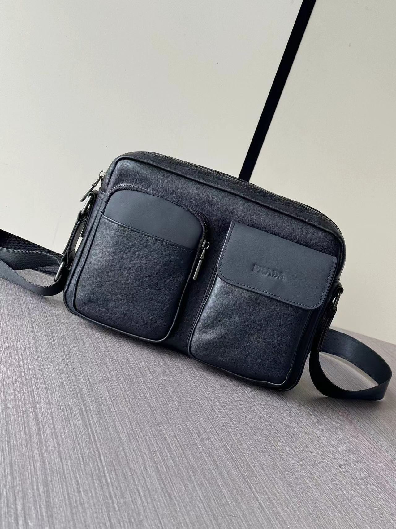 Prada プラダ バッグ