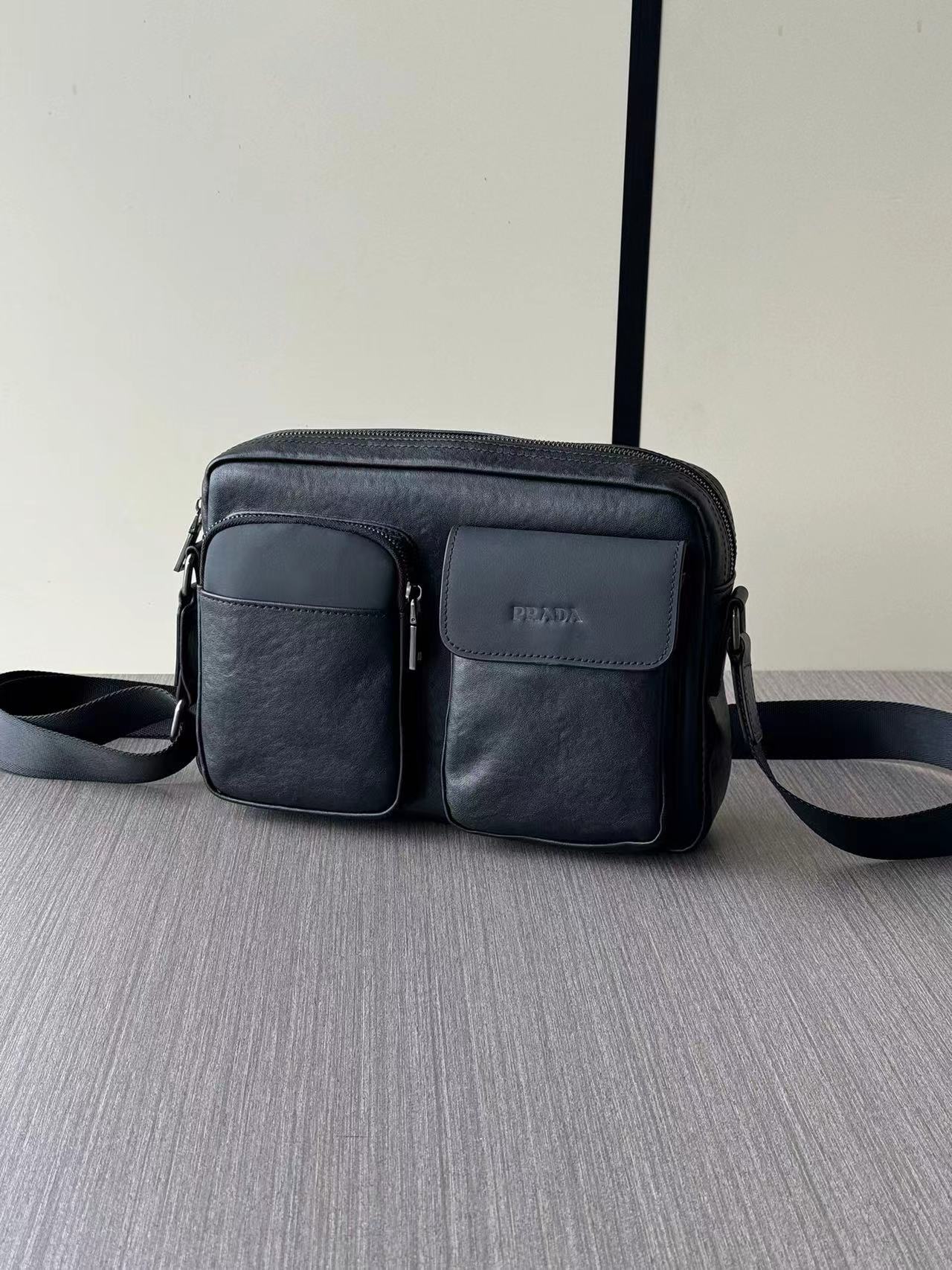 Prada プラダ バッグ