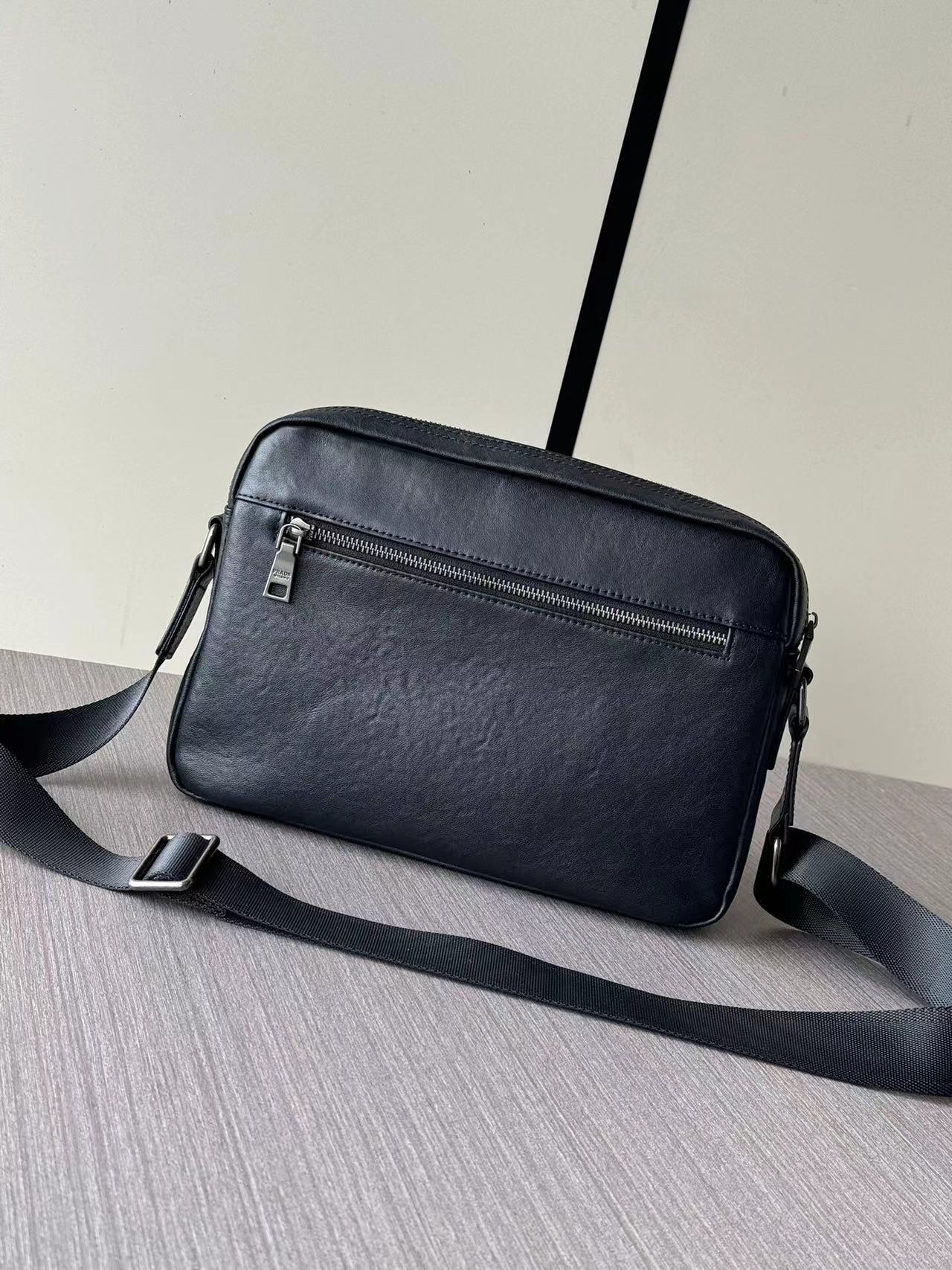 Prada プラダ バッグ