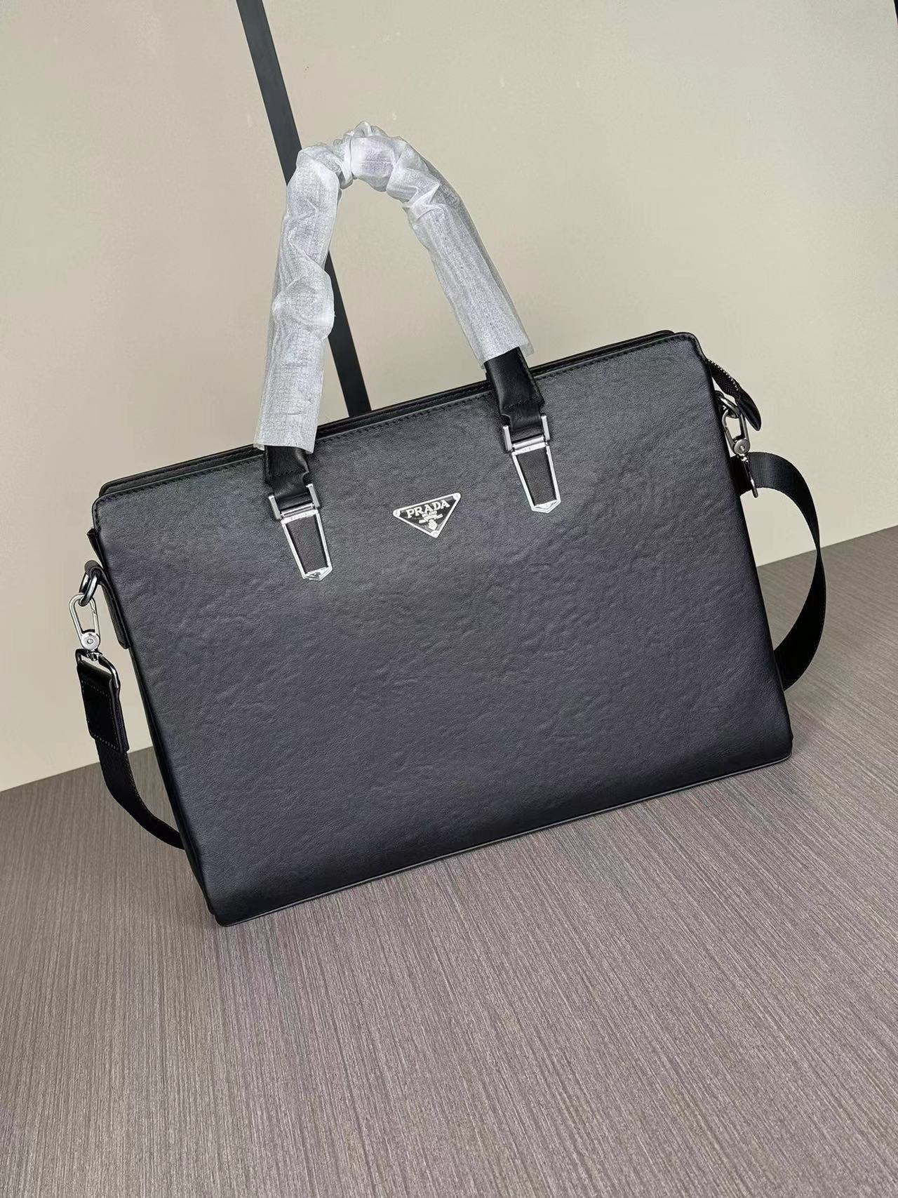 Prada プラダ バッグ
