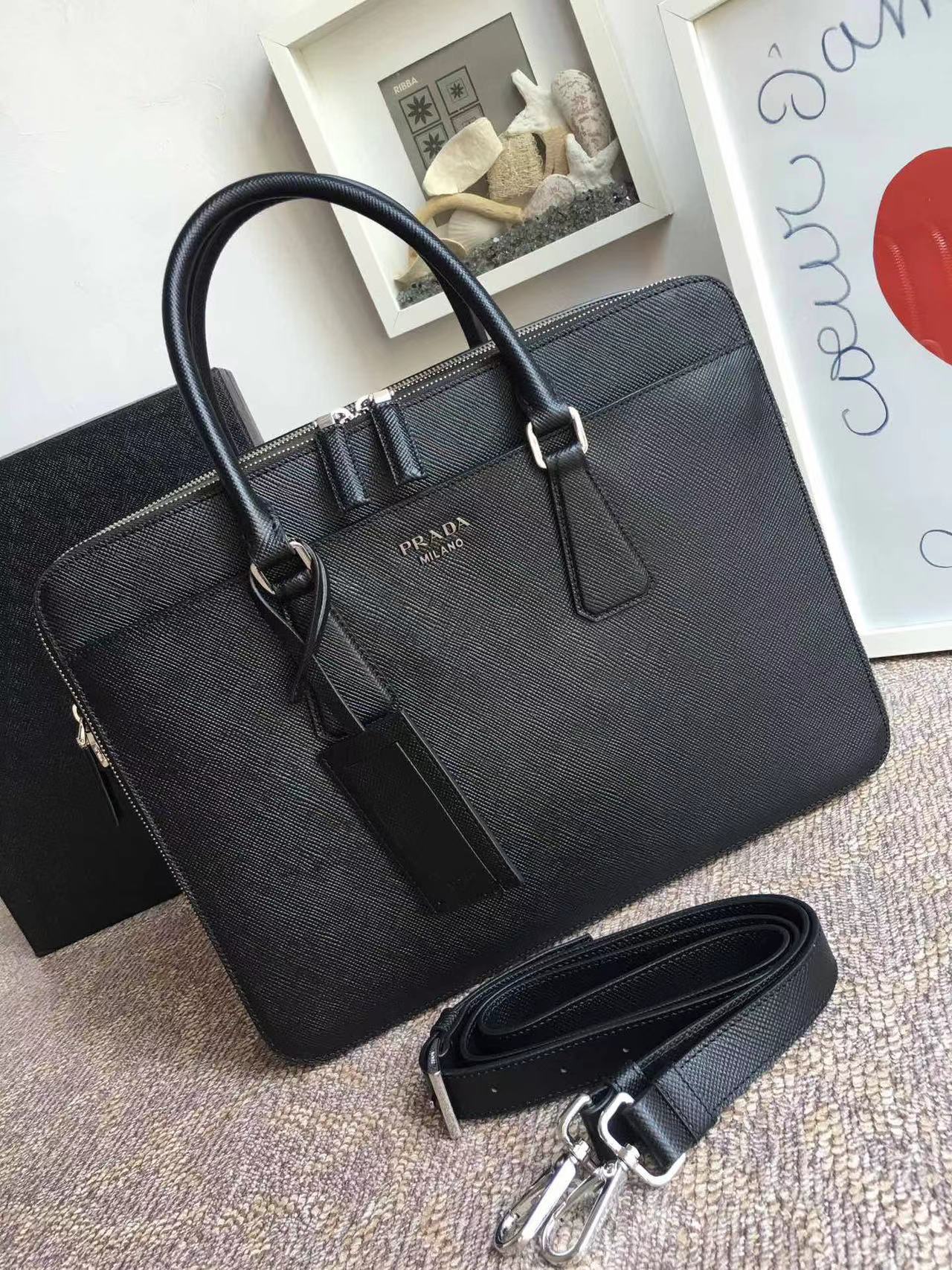 Prada プラダ バッグ