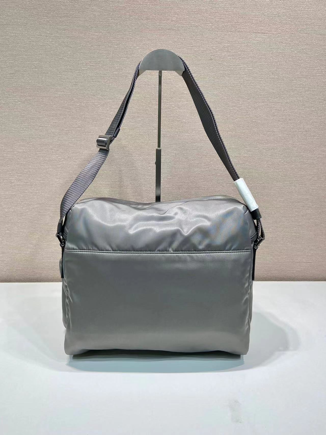Prada プラダ バッグ