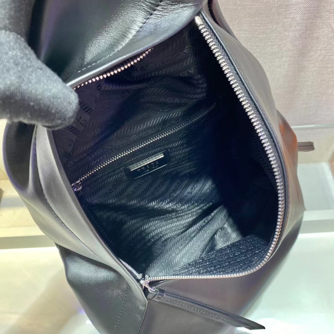 Prada プラダ バッグ