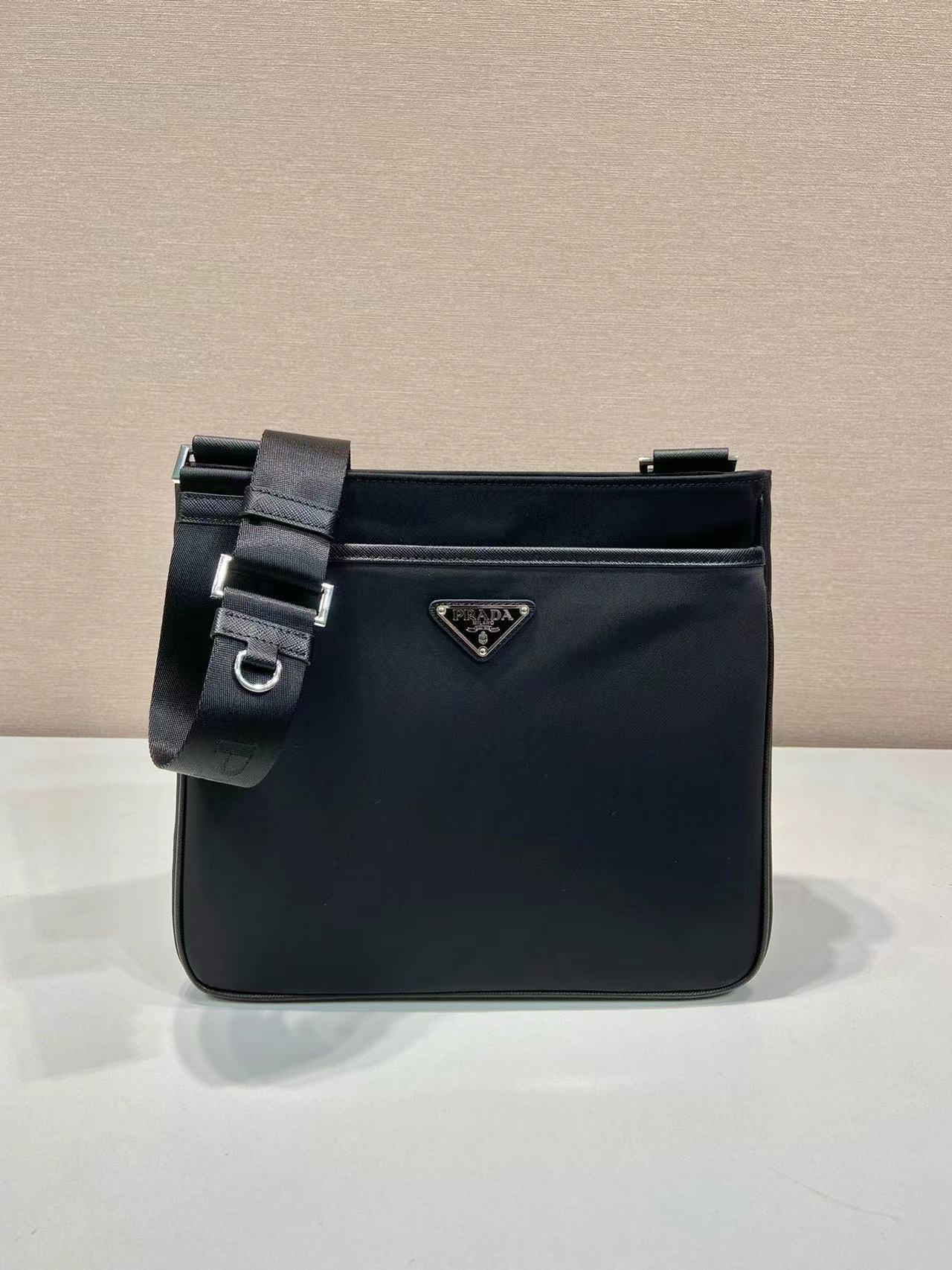 Prada プラダ バッグ