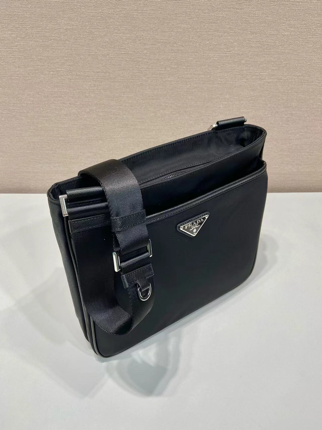 Prada プラダ バッグ
