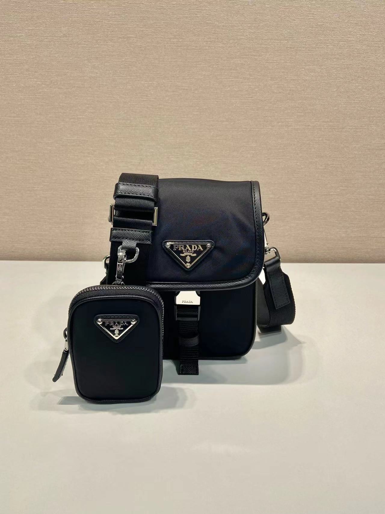 Prada プラダ バッグ