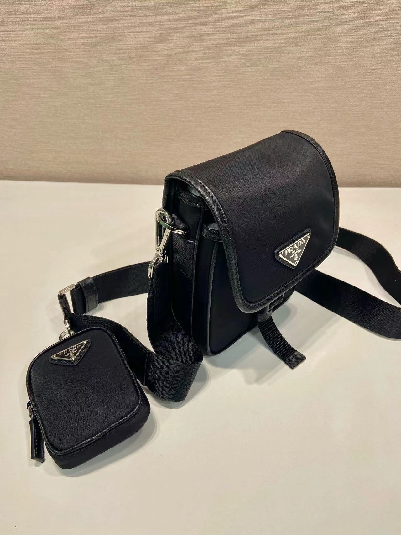 Prada プラダ バッグ