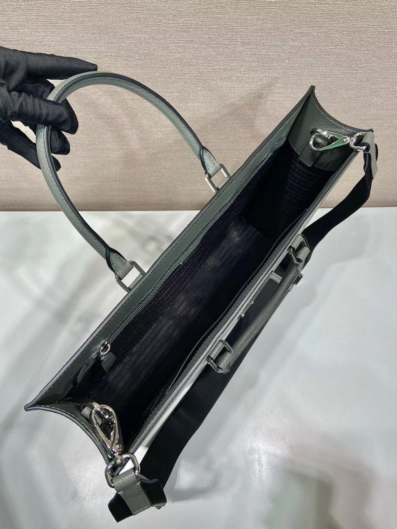 Prada プラダ バッグ
