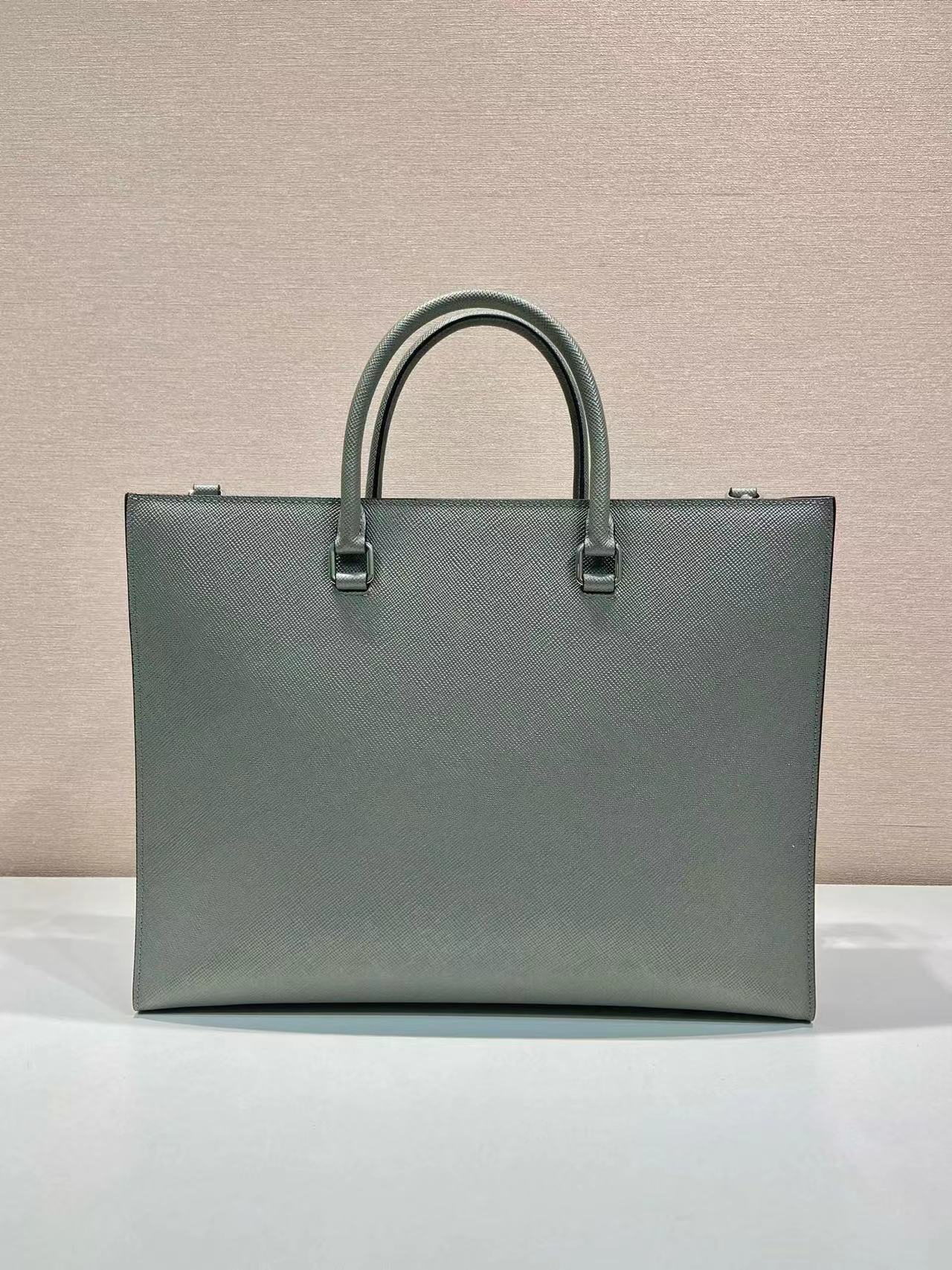Prada プラダ バッグ