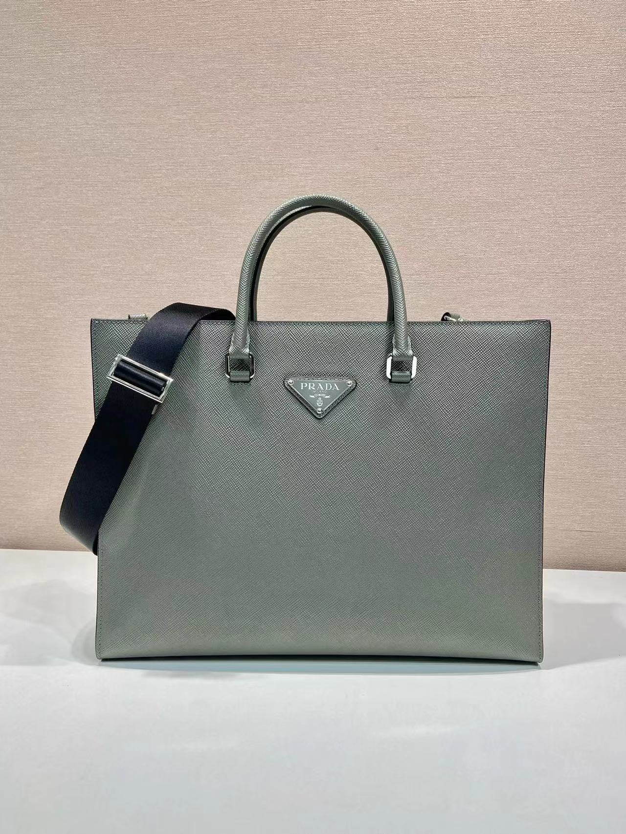 Prada プラダ バッグ