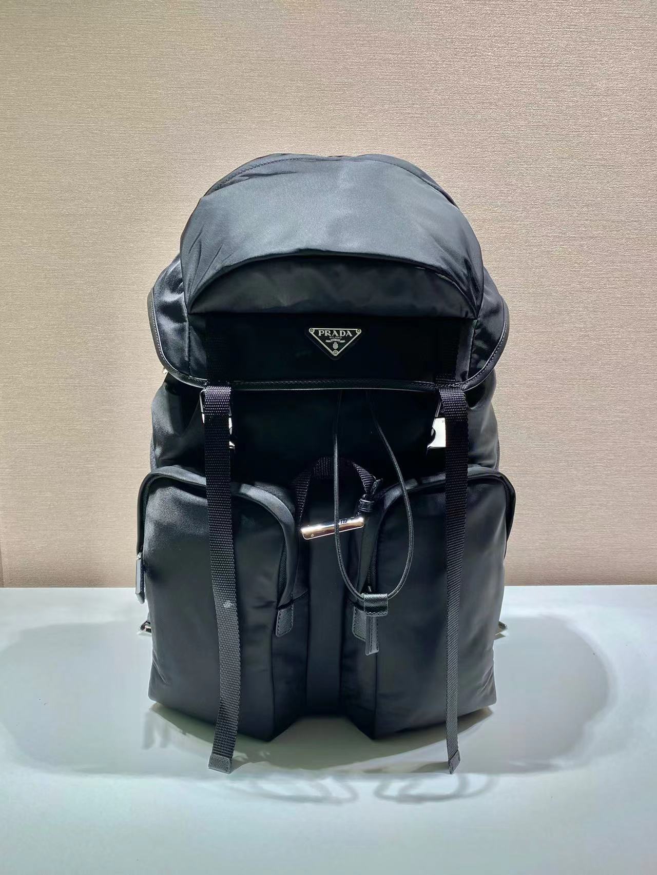 Prada プラダ バッグ