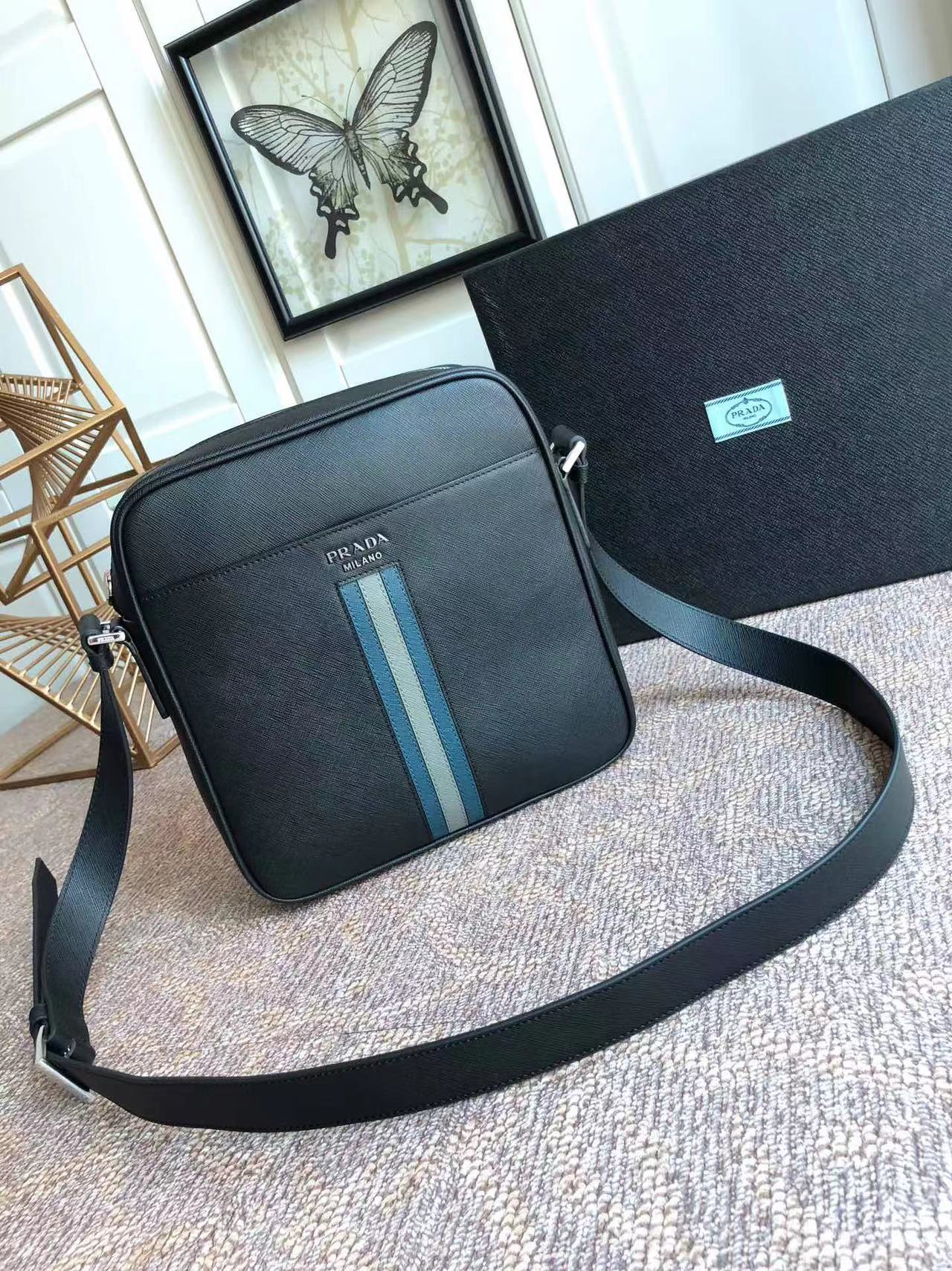 Prada プラダ バッグ