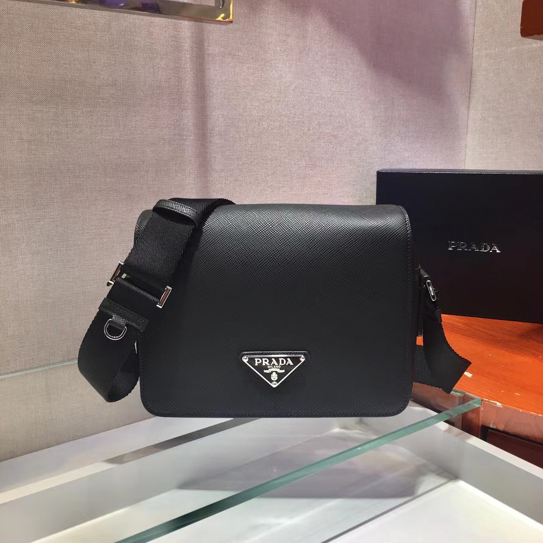 Prada プラダ バッグ
