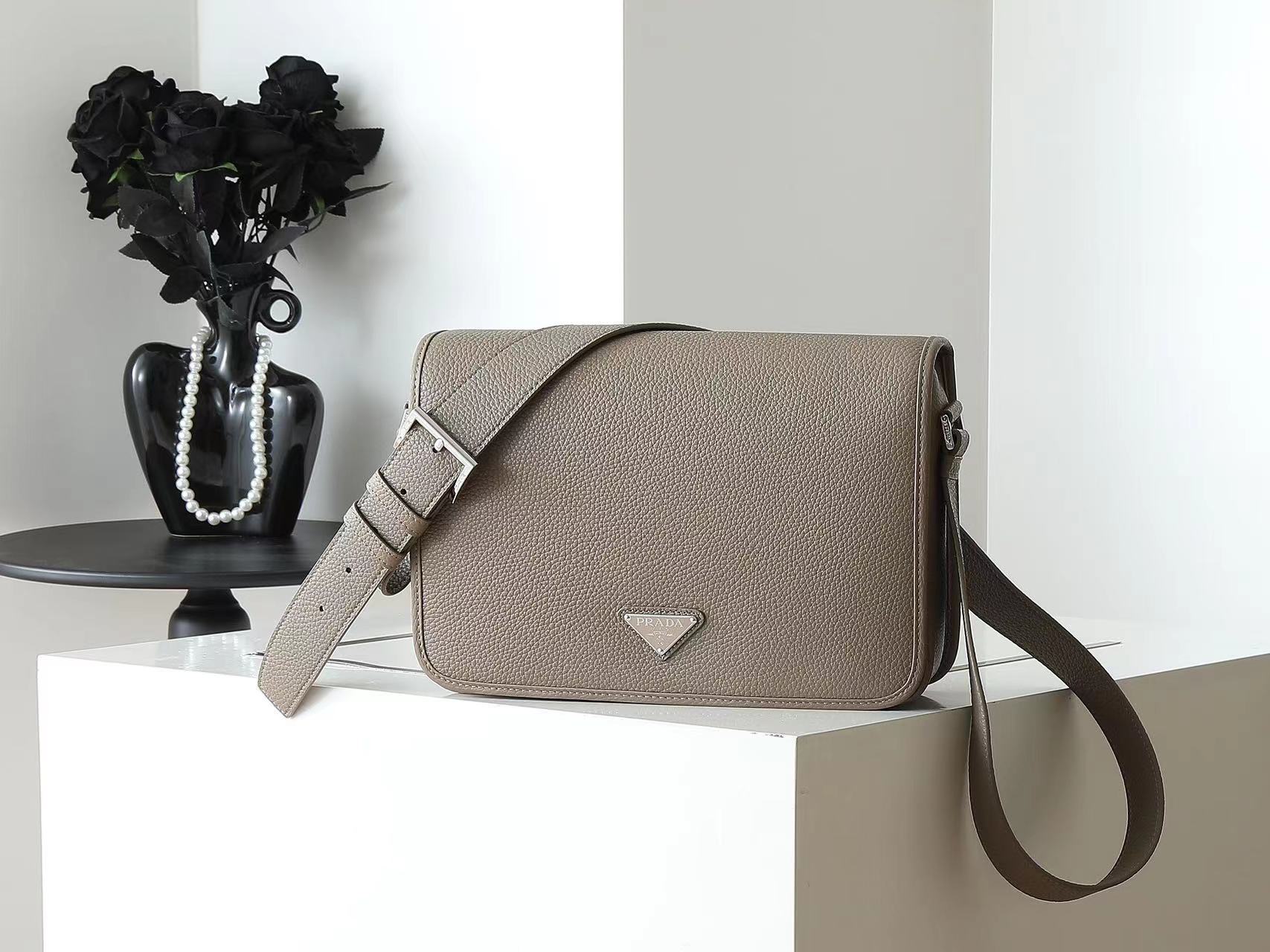 Prada プラダ バッグ