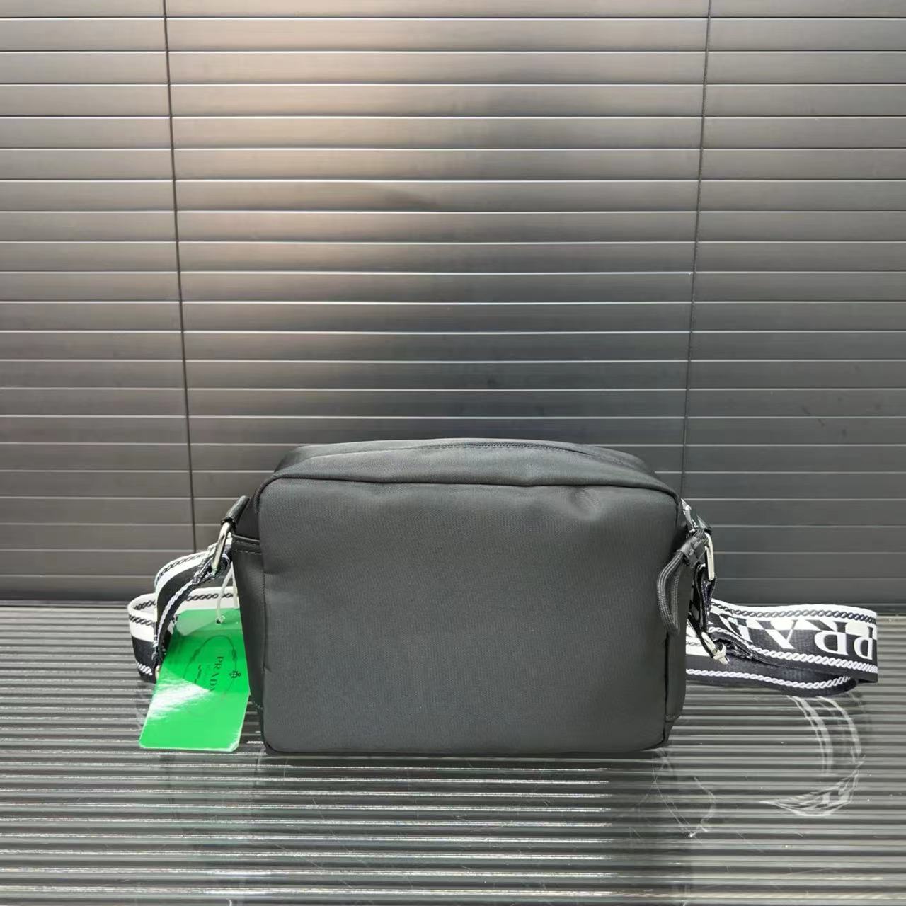 Prada プラダ バッグ