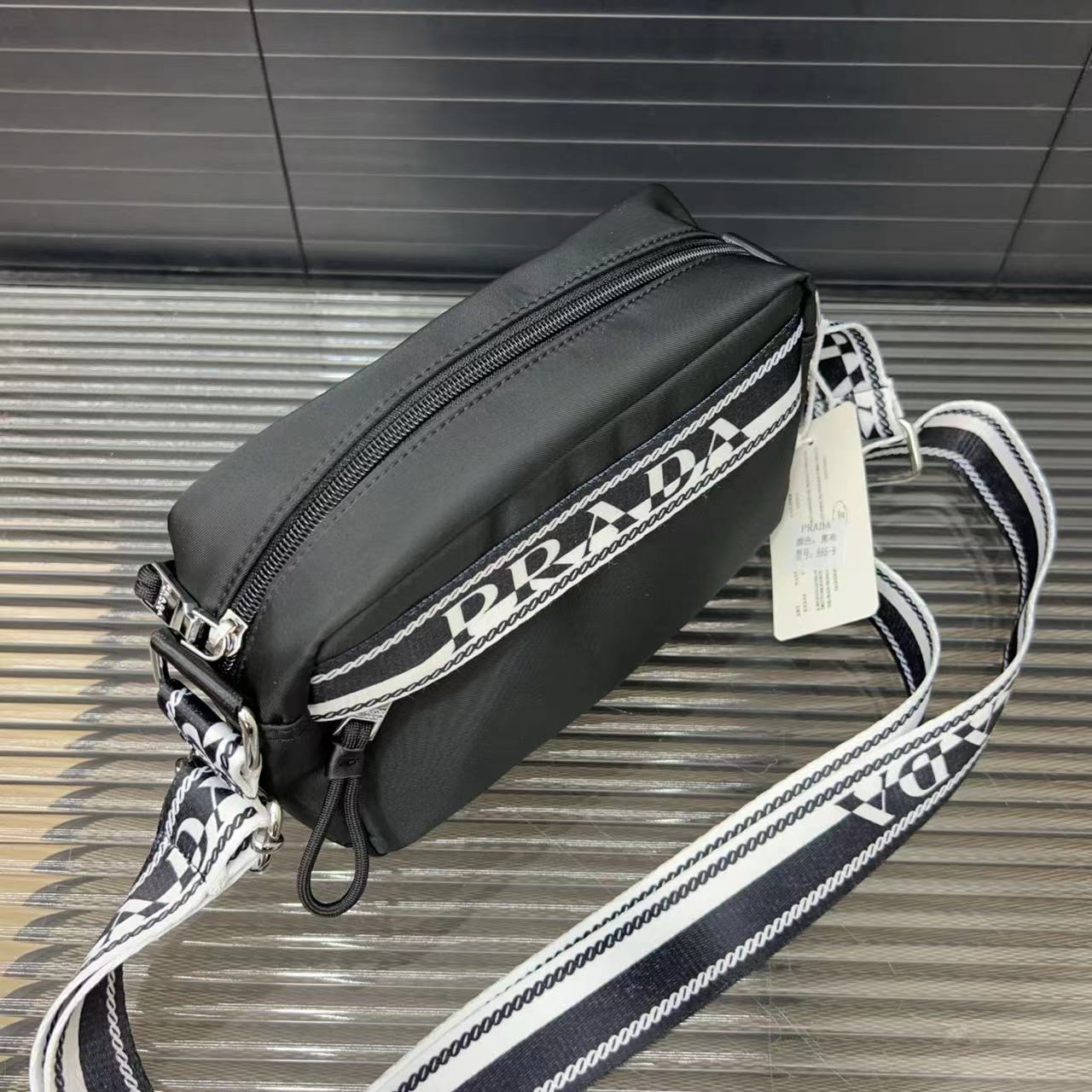 Prada プラダ バッグ