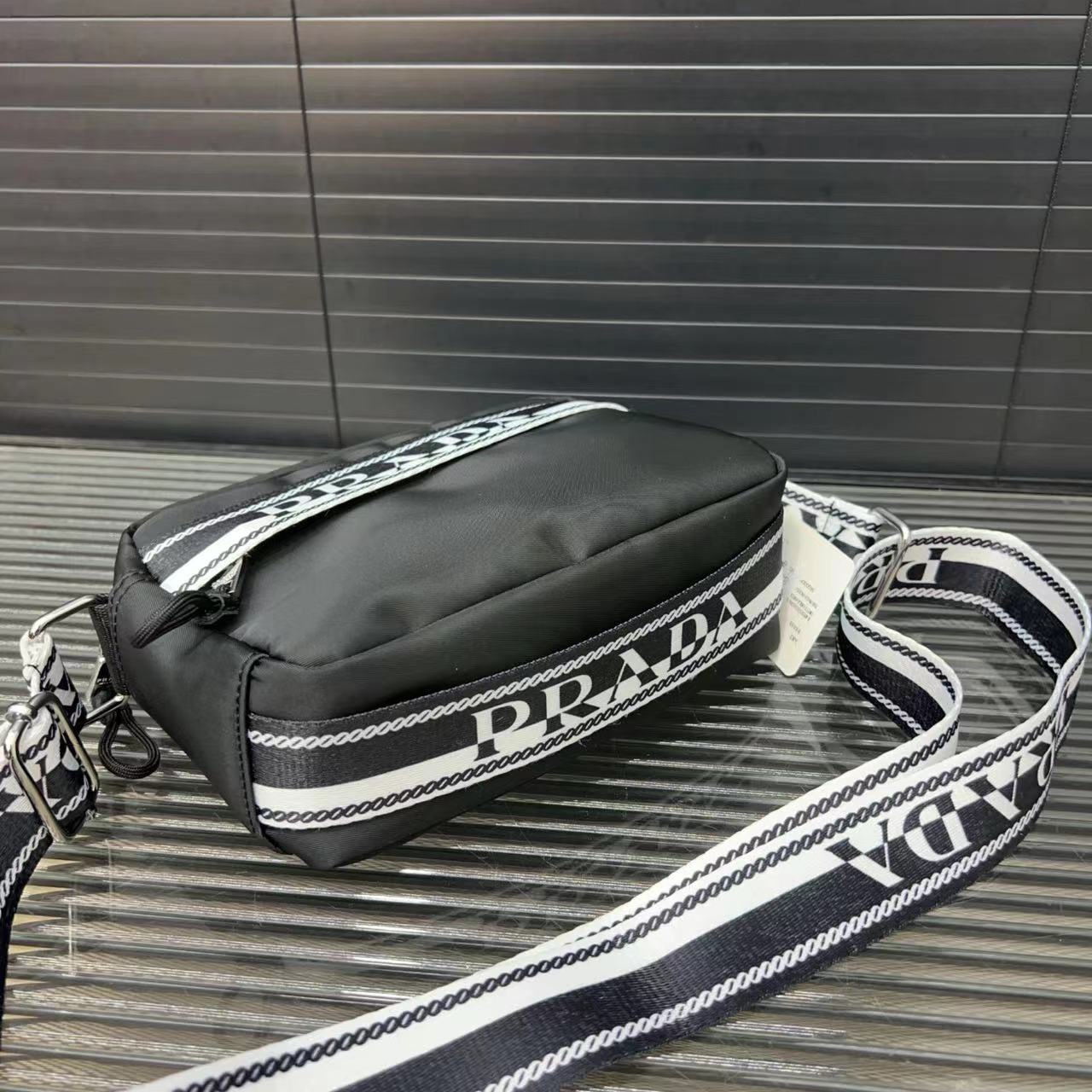 Prada プラダ バッグ