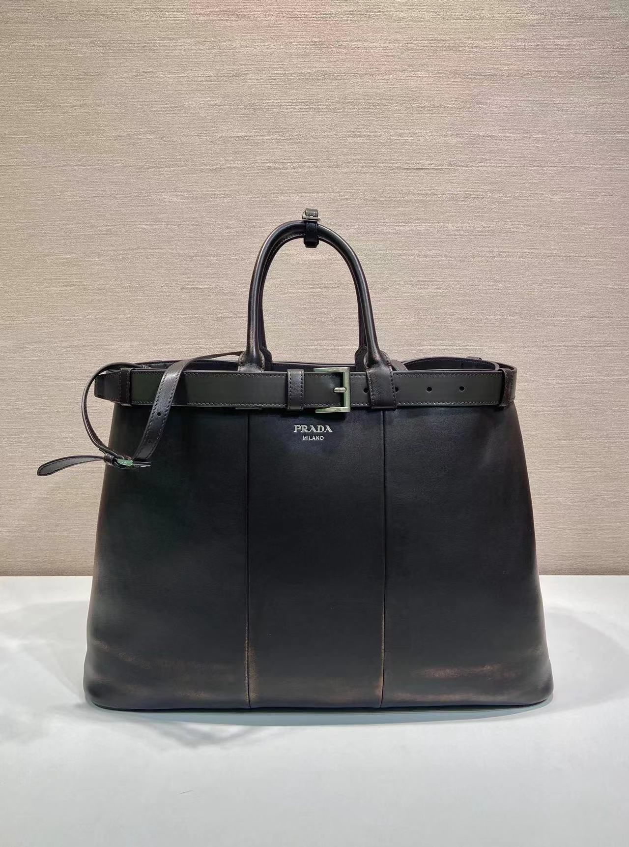 Prada プラダ バッグ