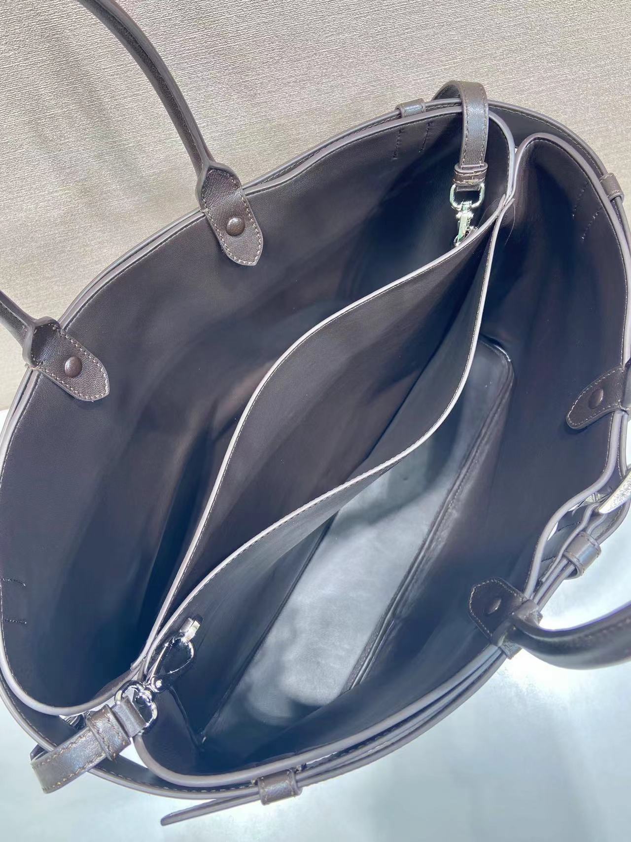 Prada プラダ バッグ
