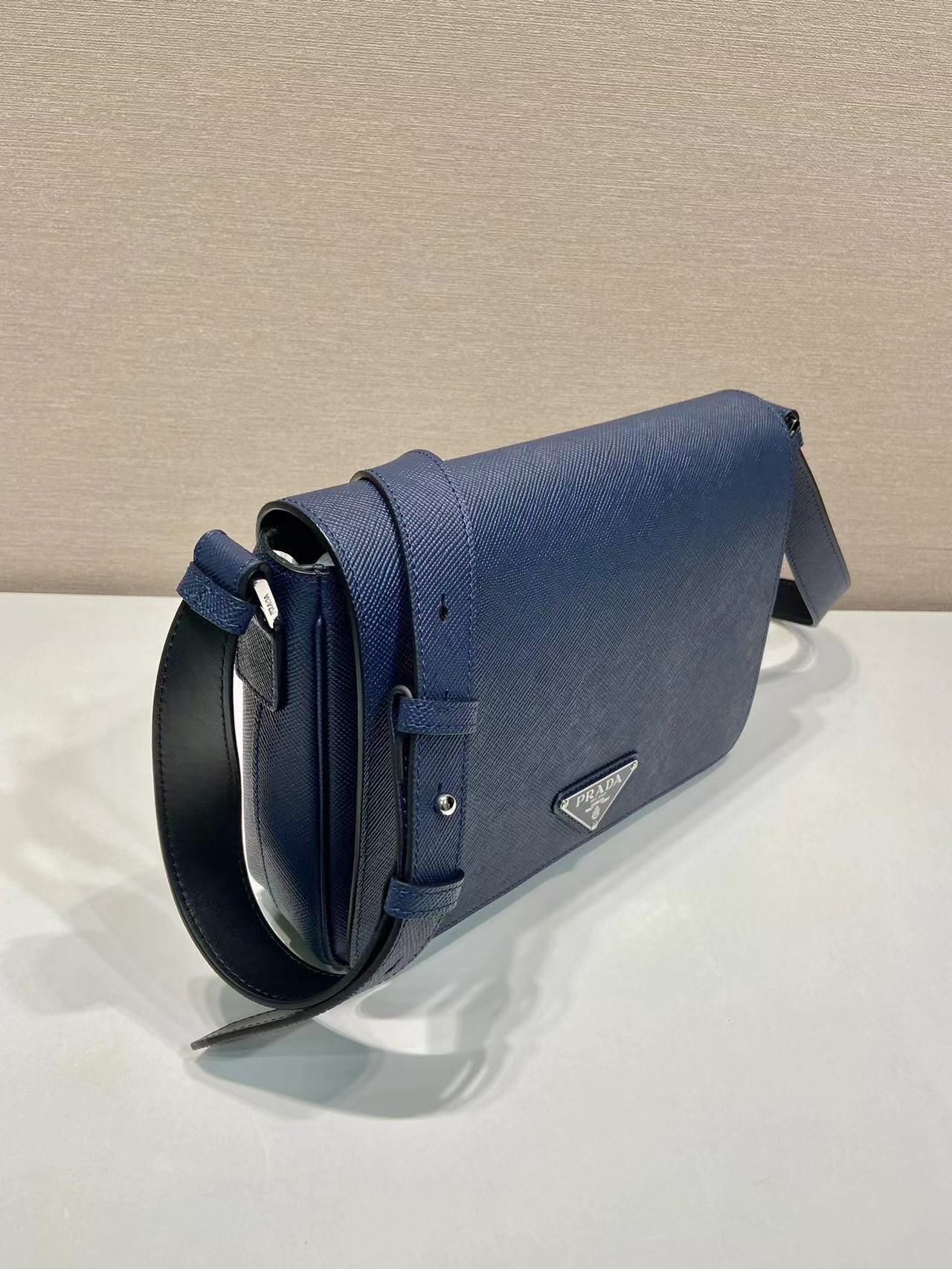 Prada プラダ バッグ