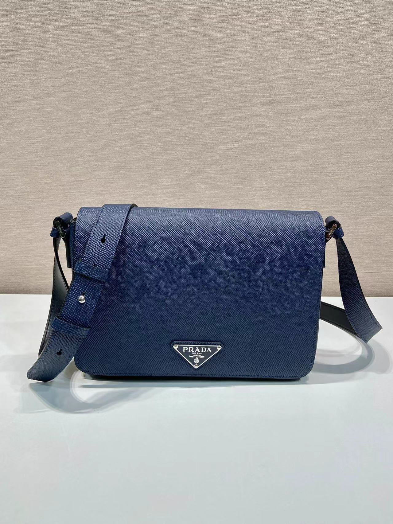 Prada プラダ バッグ
