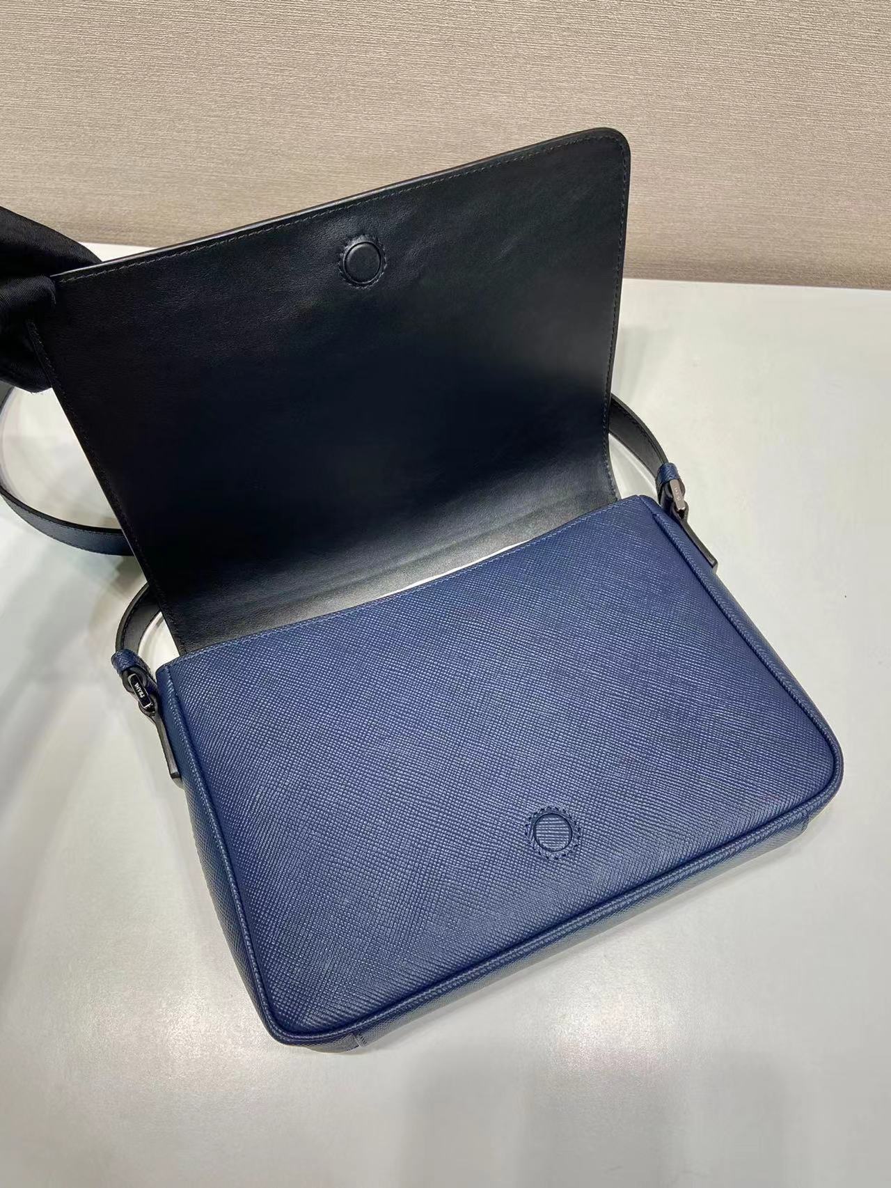 Prada プラダ バッグ
