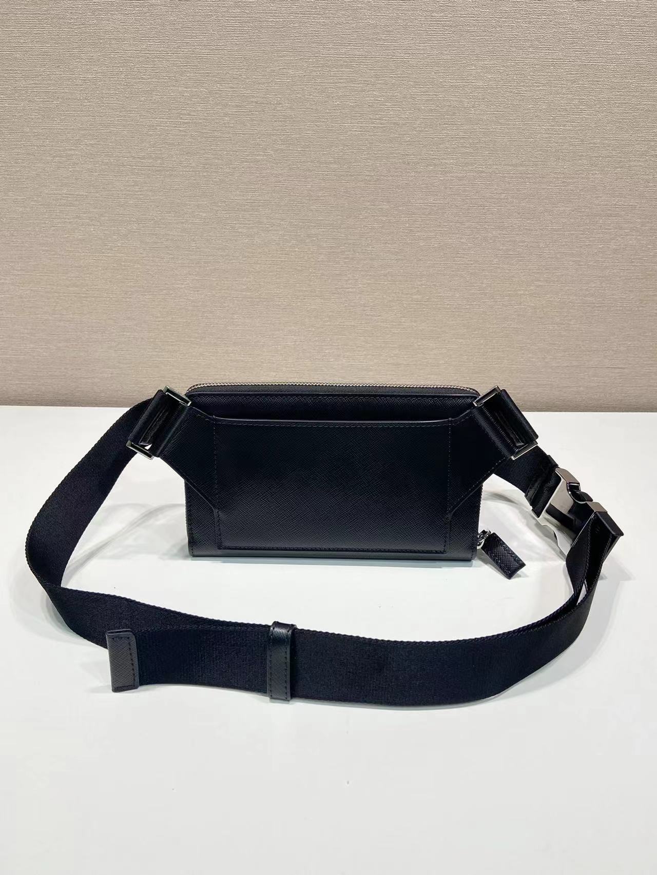 Prada プラダ バッグ