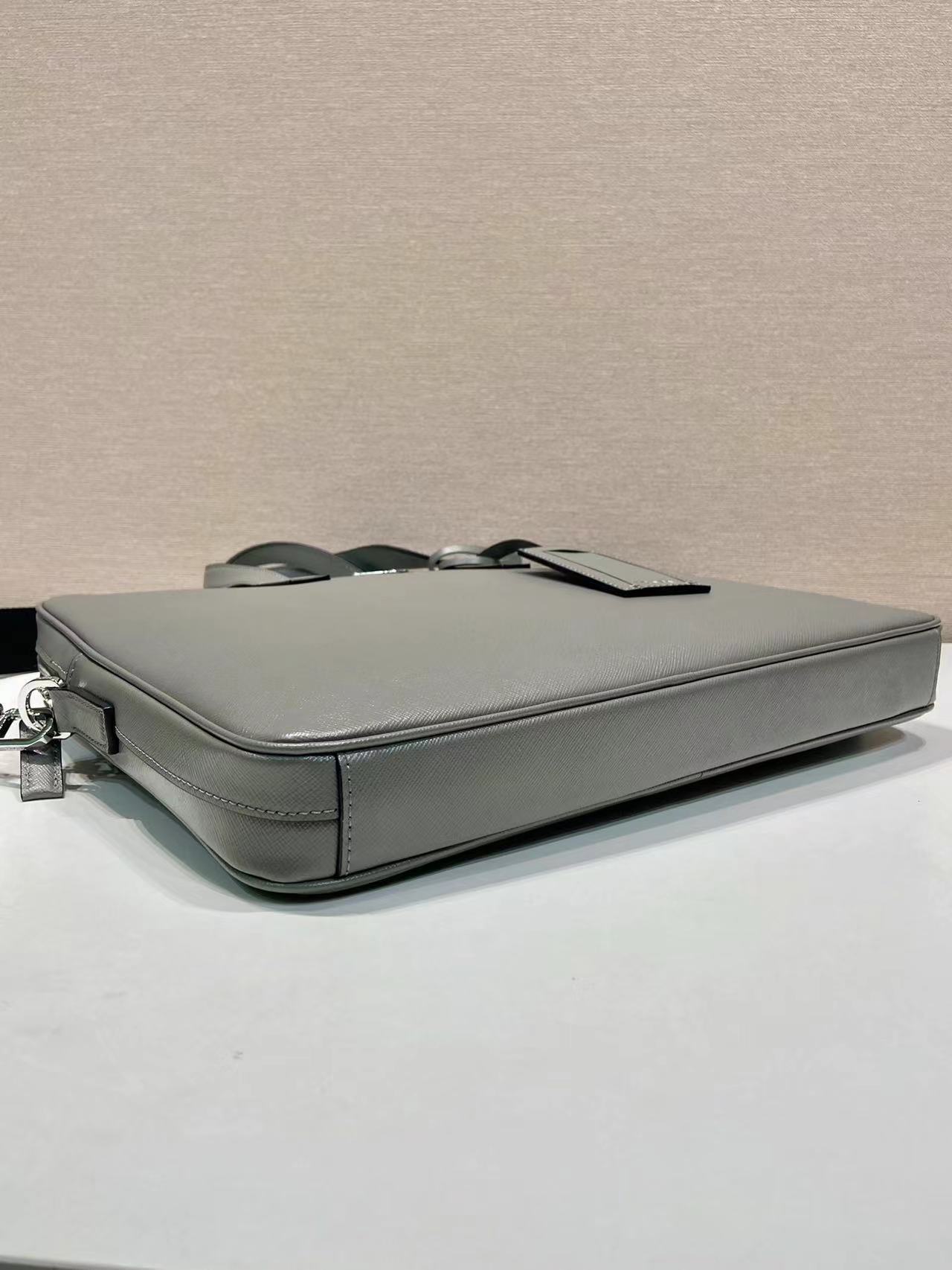 Prada プラダ バッグ