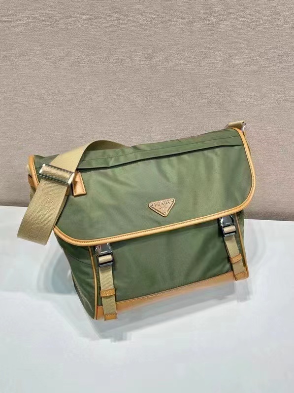 Prada プラダ バッグ