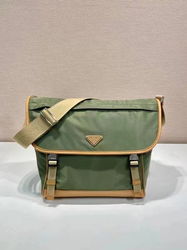 Prada プラダ バッグ