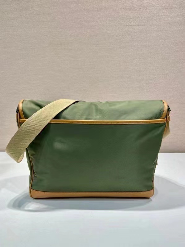 Prada プラダ バッグ