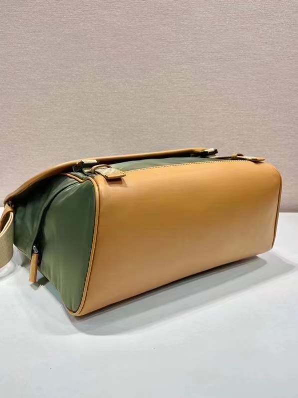 Prada プラダ バッグ