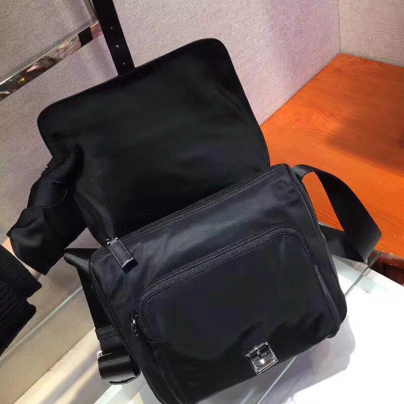 Prada プラダ バッグ