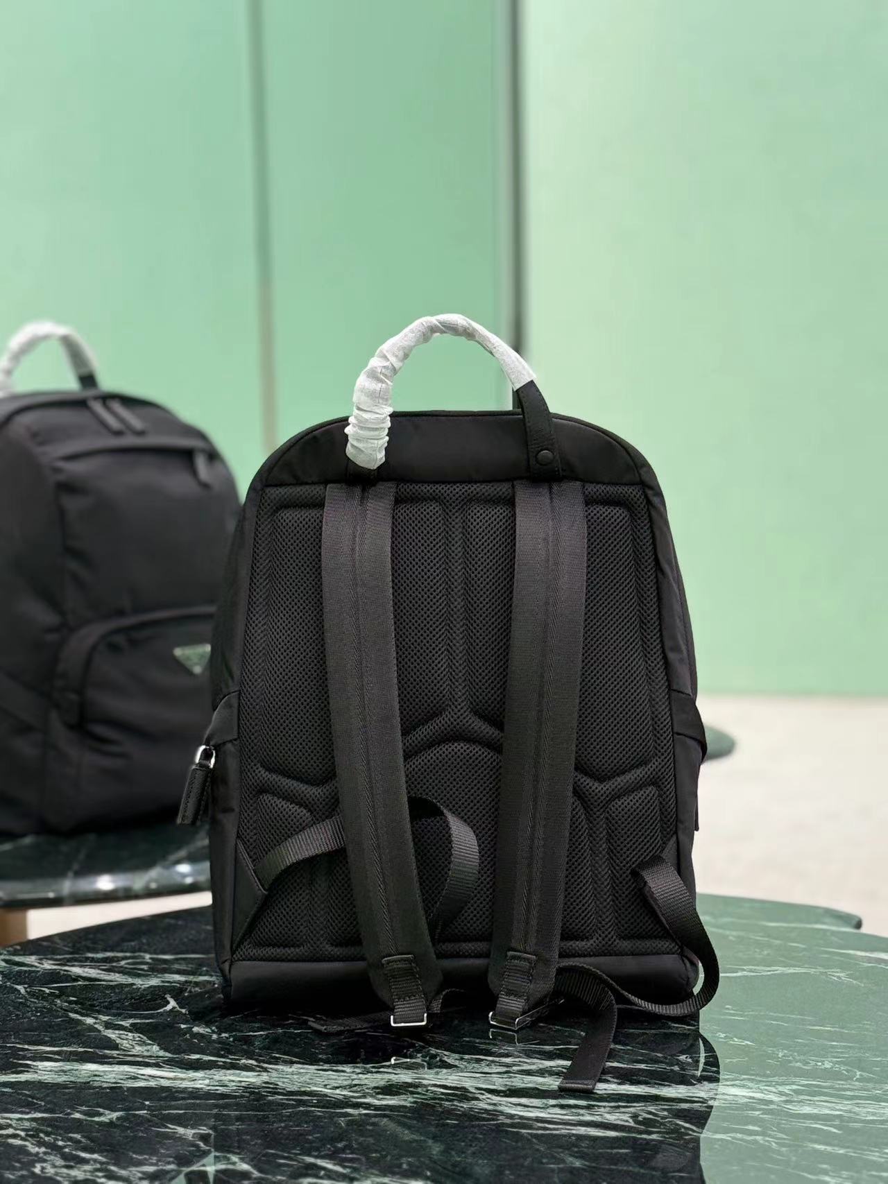 Prada プラダ バッグ
