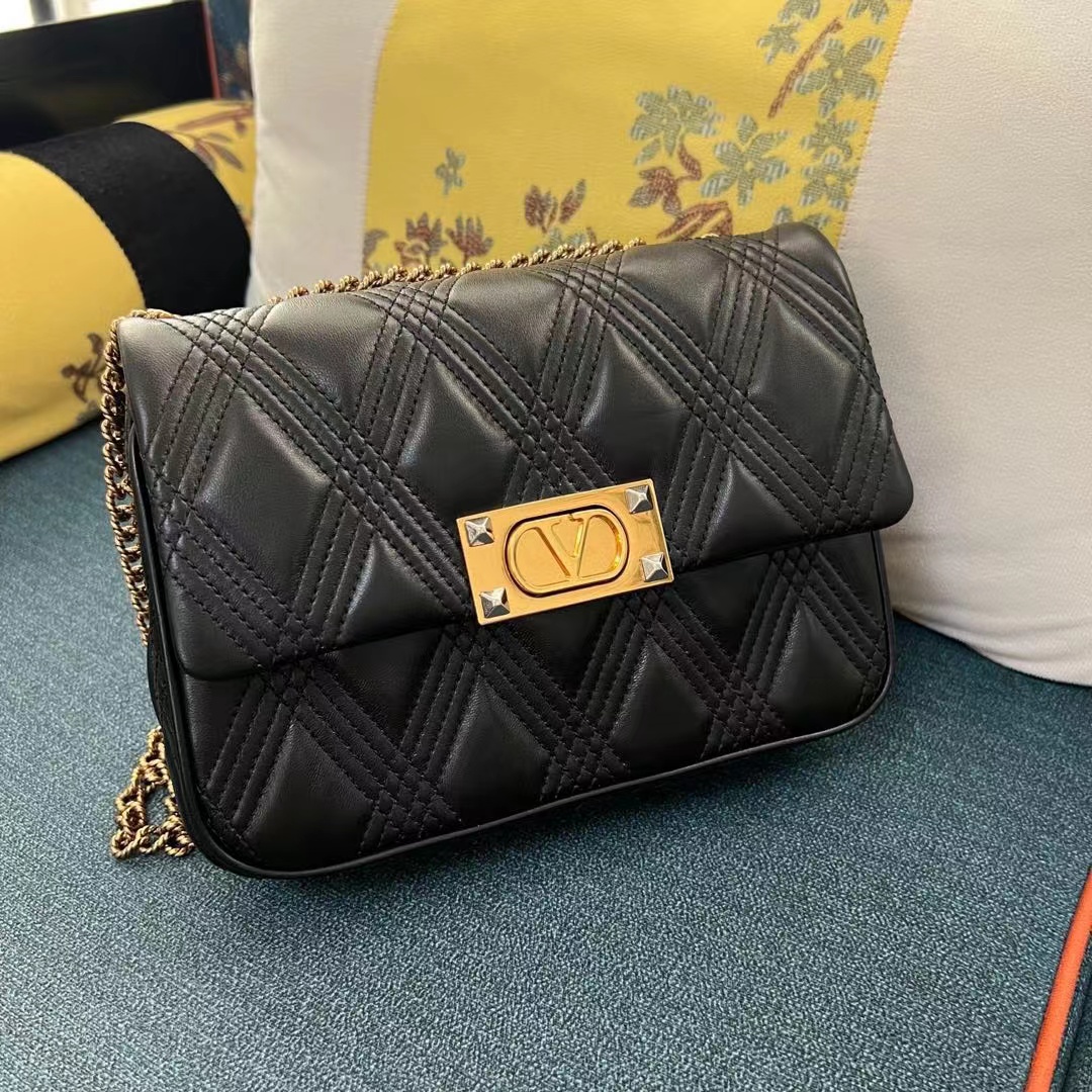 Valentino ヴァレンティノ  バッグ