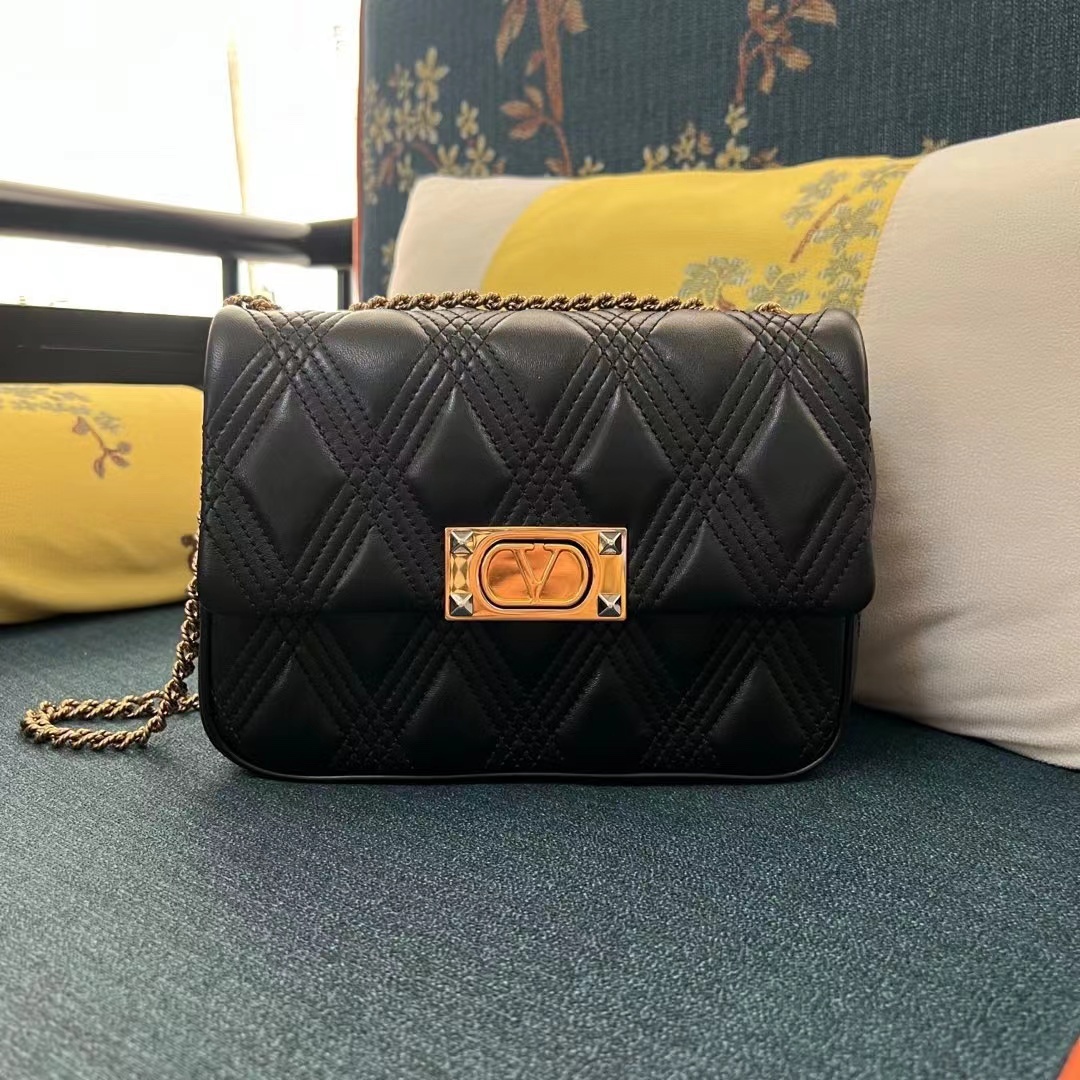 Valentino ヴァレンティノ  バッグ