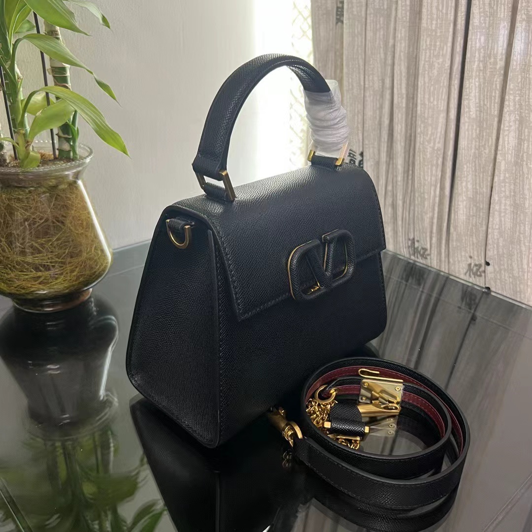 Valentino ヴァレンティノ  バッグ