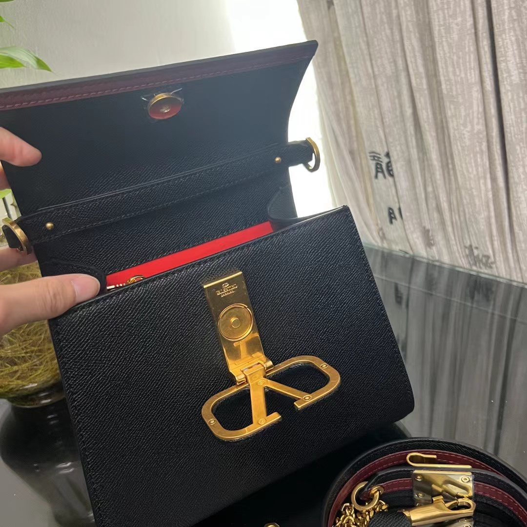 Valentino ヴァレンティノ  バッグ