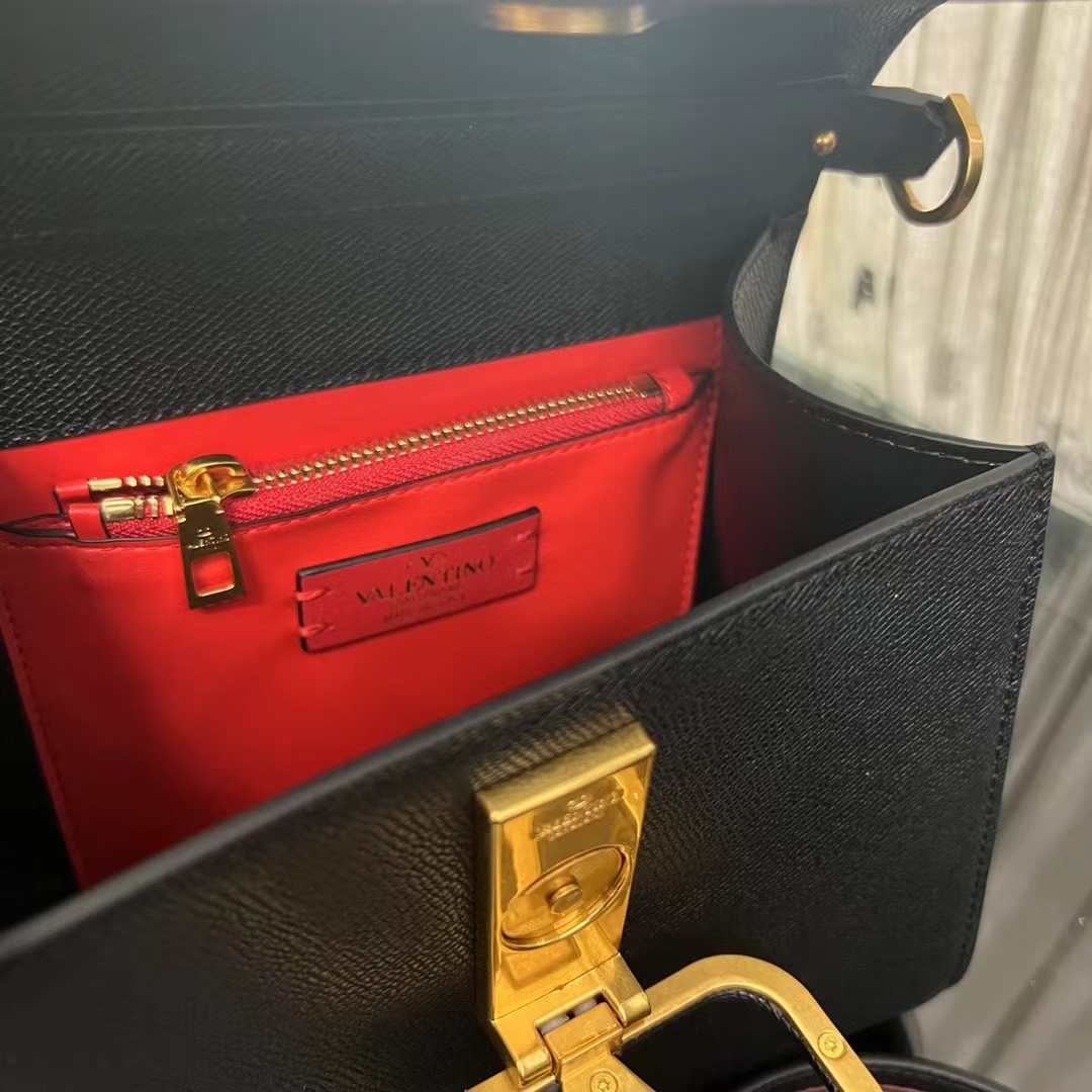 Valentino ヴァレンティノ  バッグ