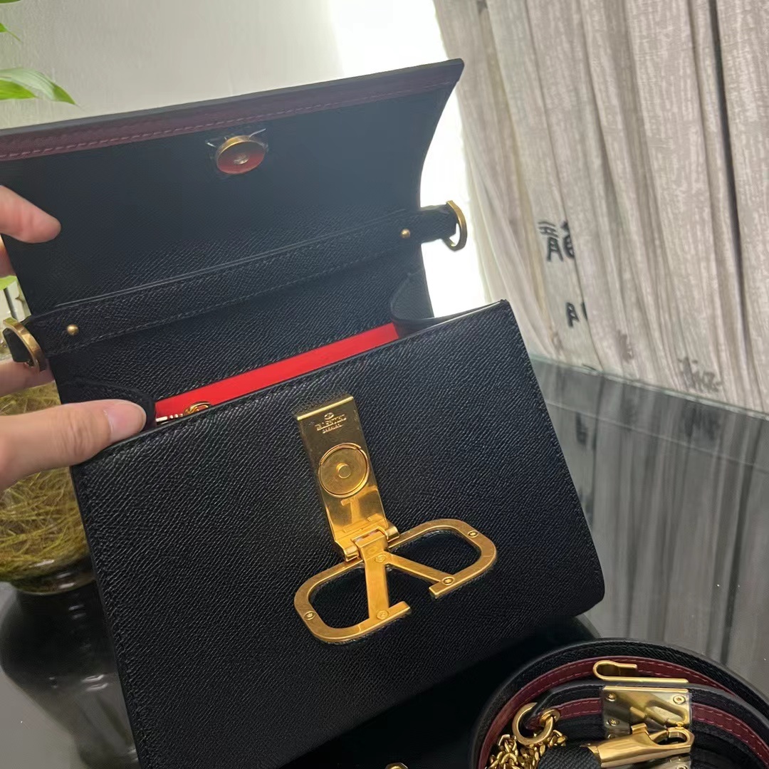 Valentino ヴァレンティノ  バッグ