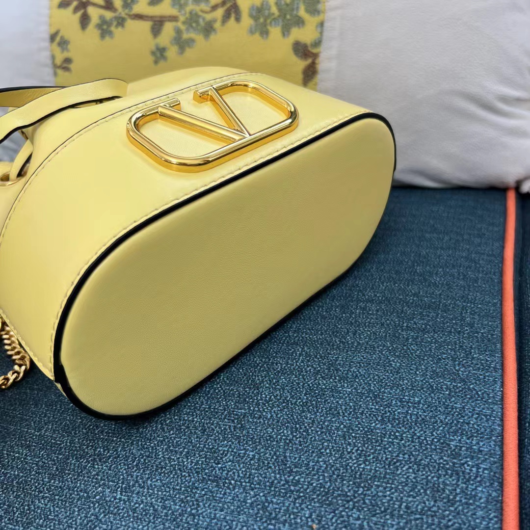 Valentino ヴァレンティノ  バッグ