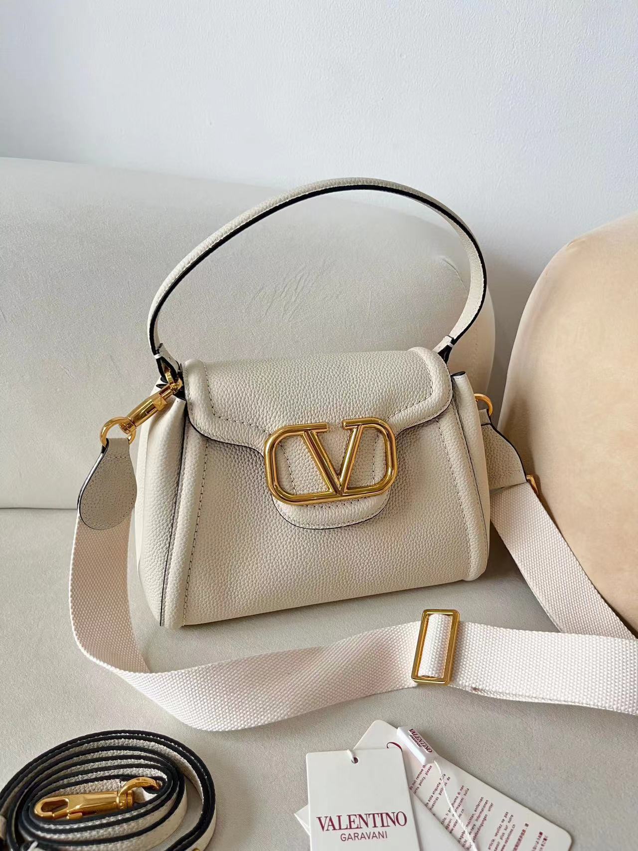 Valentino ヴァレンティノ  バッグ