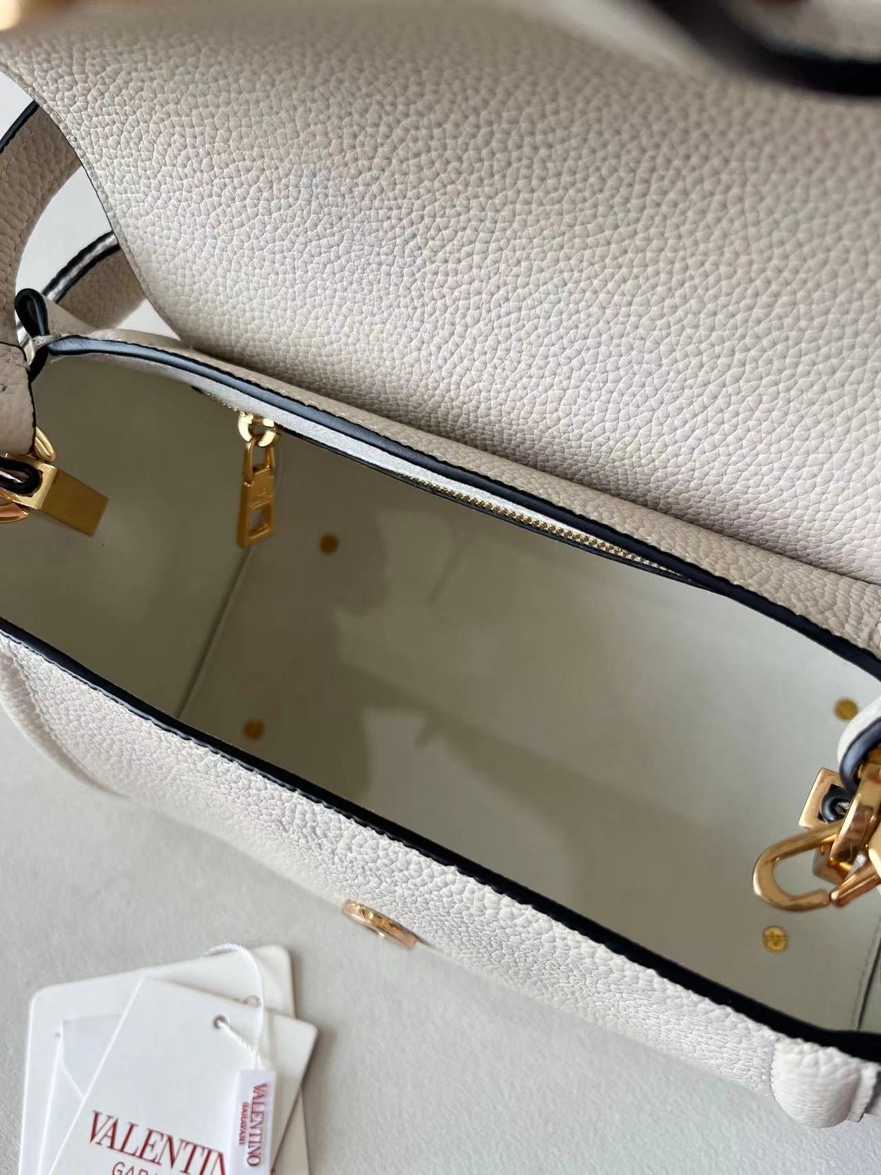 Valentino ヴァレンティノ  バッグ