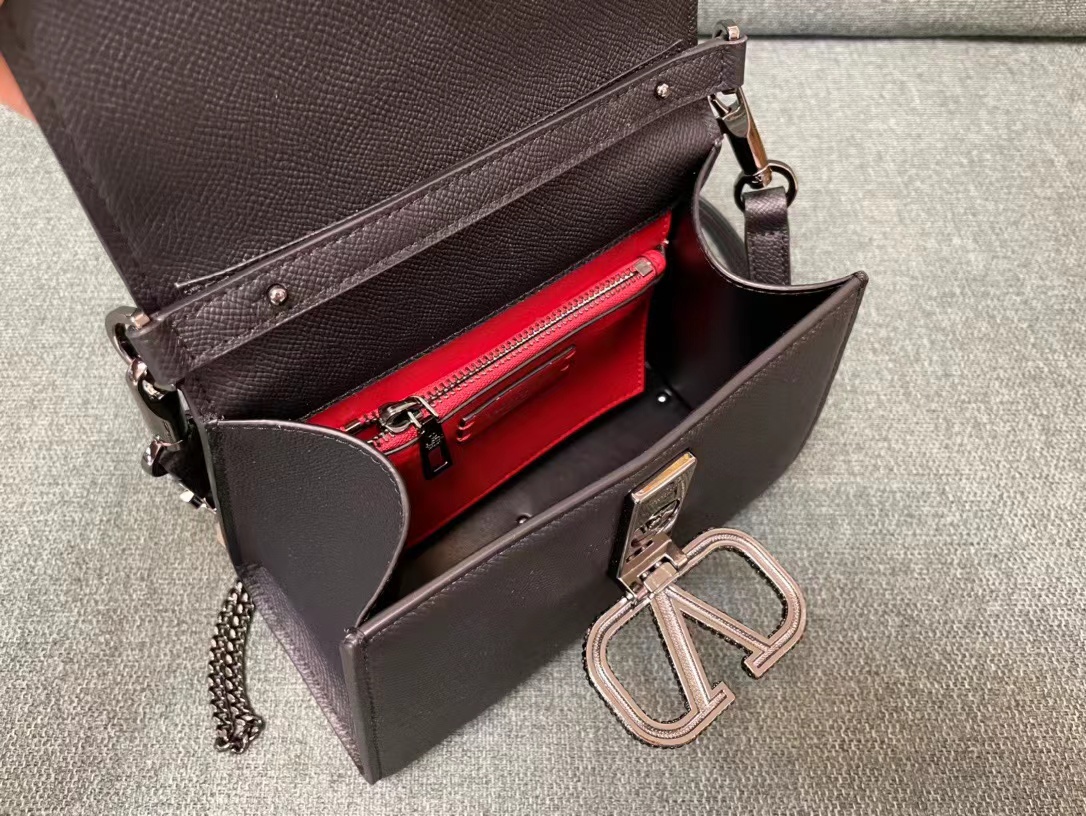 Valentino ヴァレンティノ  バッグ