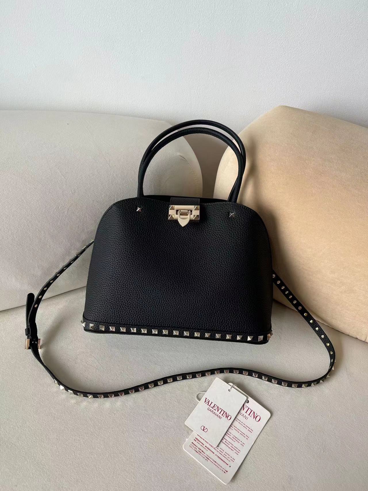 Valentino ヴァレンティノ  バッグ