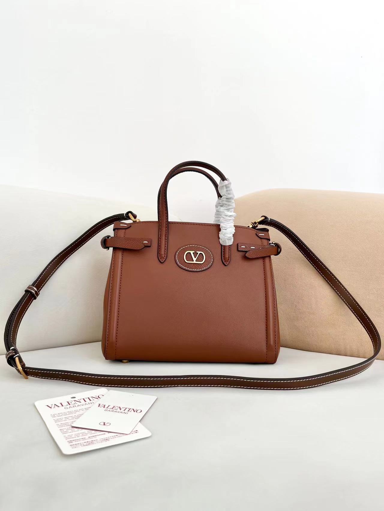 Valentino ヴァレンティノ  バッグ