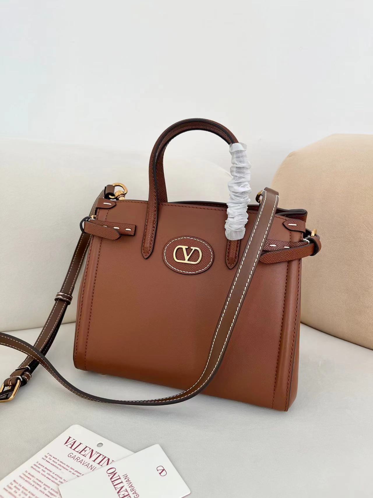 Valentino ヴァレンティノ  バッグ