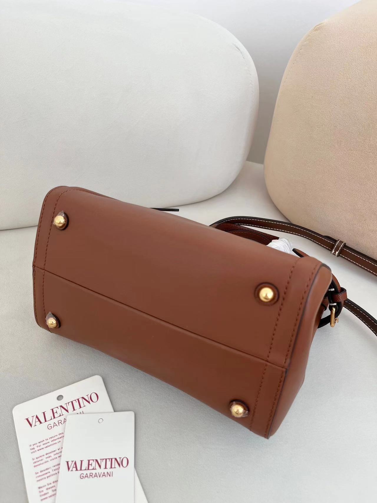 Valentino ヴァレンティノ  バッグ