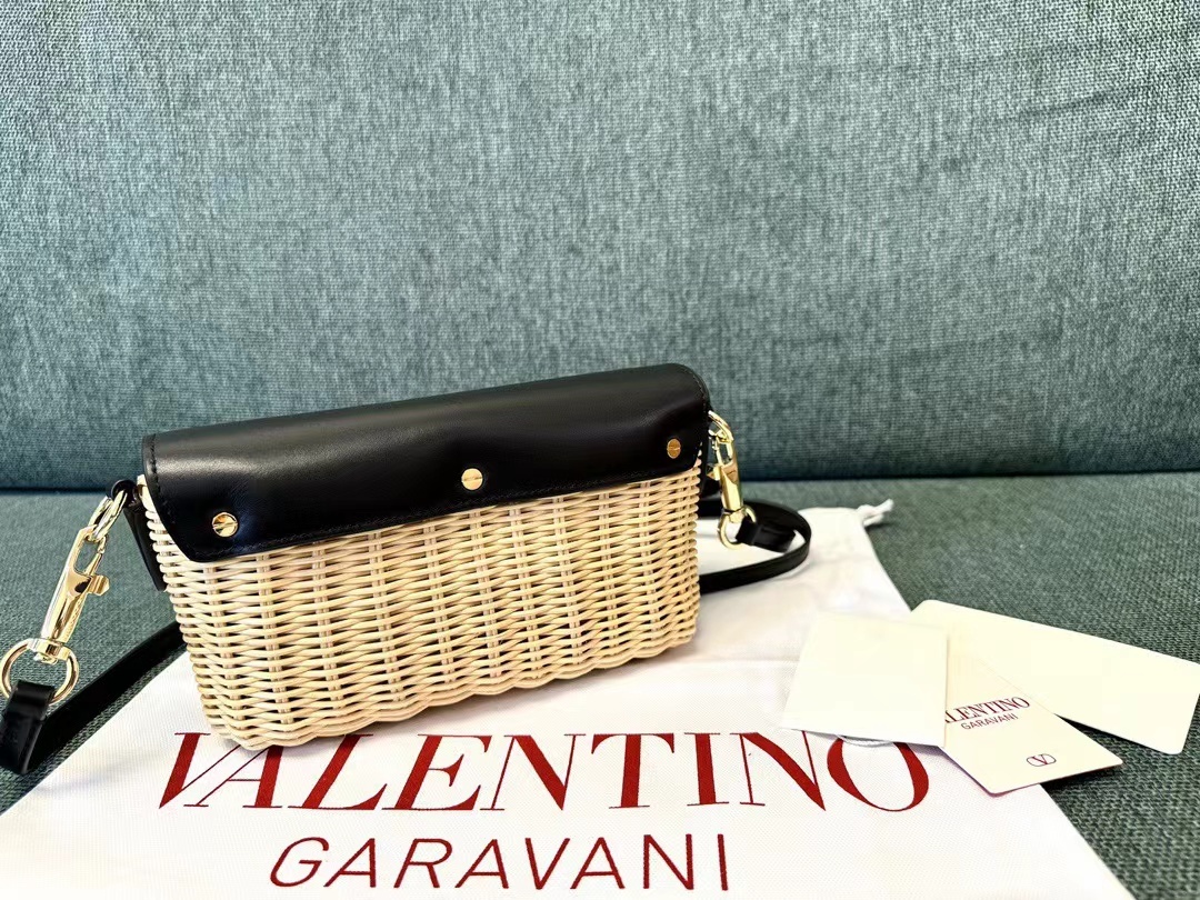 Valentino ヴァレンティノ  バッグ