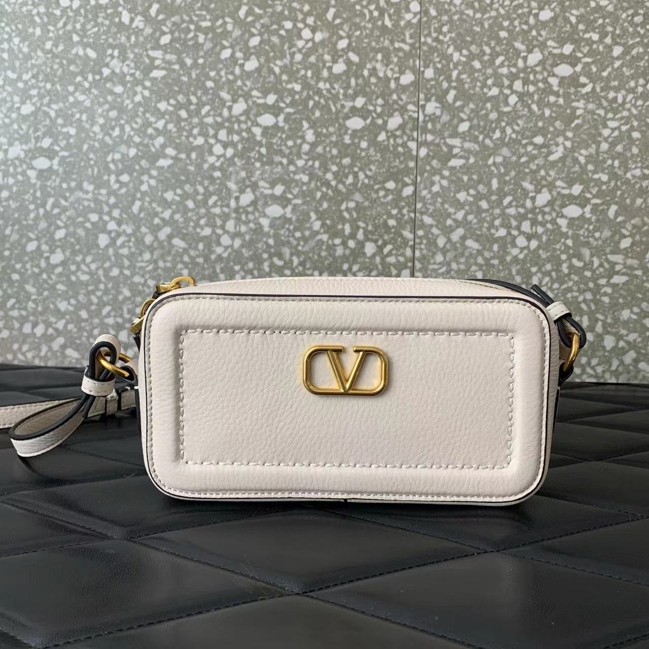 Valentino ヴァレンティノ  バッグ